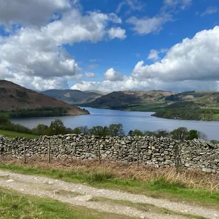 בית נופש Old Cross Cottage, Askham *